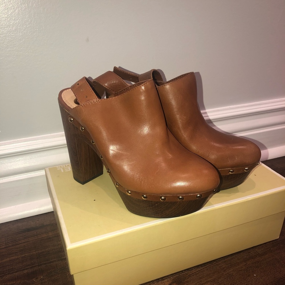 Pretty Clogs! - image 2